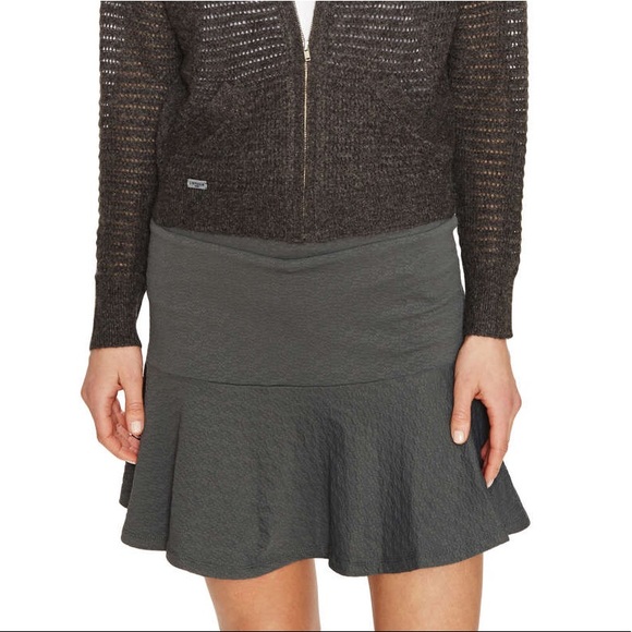 L'Etoile Sport Yesim Flare Jacquard Skort - Picture 4 of 6